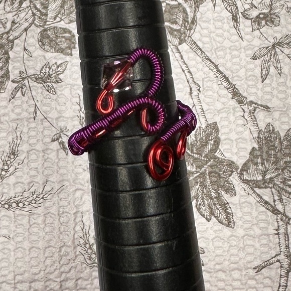 Adjustable wire wrap ring red and purple Handmade - Picture 4 of 8